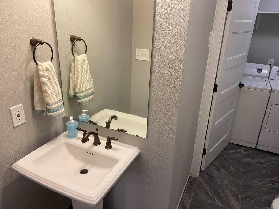 The Ocean'S Resort - Modern Amenities Galveston Exterior photo
